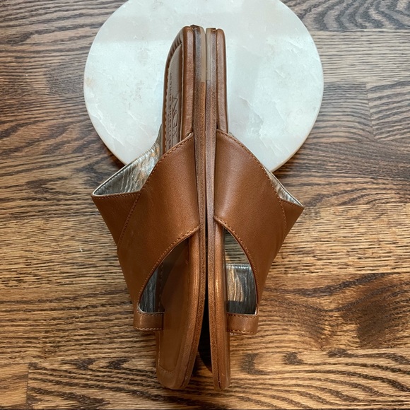 AGL Asymmetrical Toe Loop Brown Slide Sandals - Picture 8 of 11